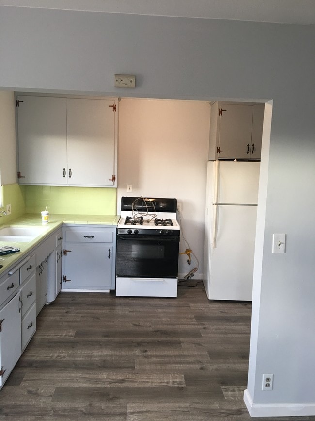 Foto del edificio - 10024 Ben Hur Ave