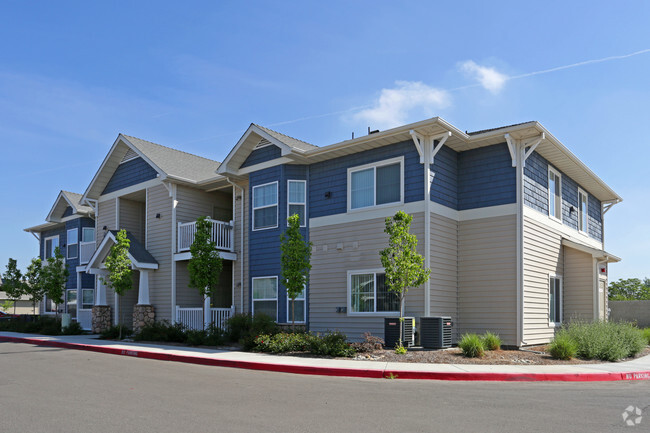 Building Photo - The Aspens