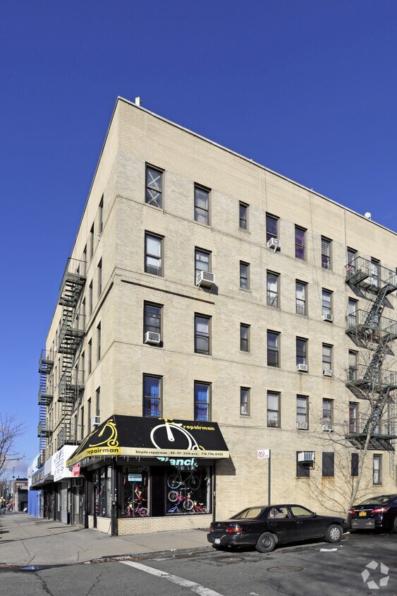 Building Photo - 4013-4021 35th Ave
