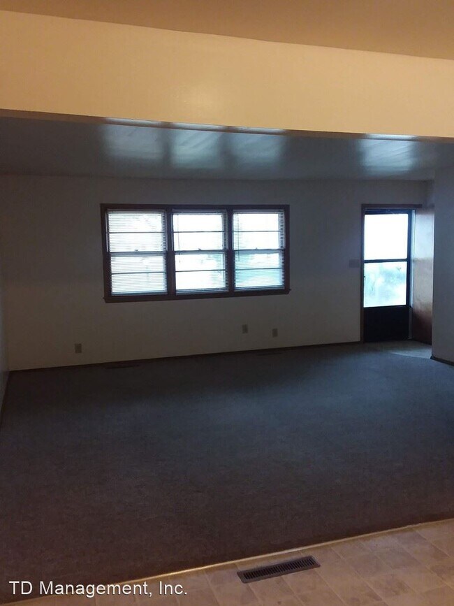 3 br, 1.5 bath House 1953 S Wedgewood House Rental in Springfield