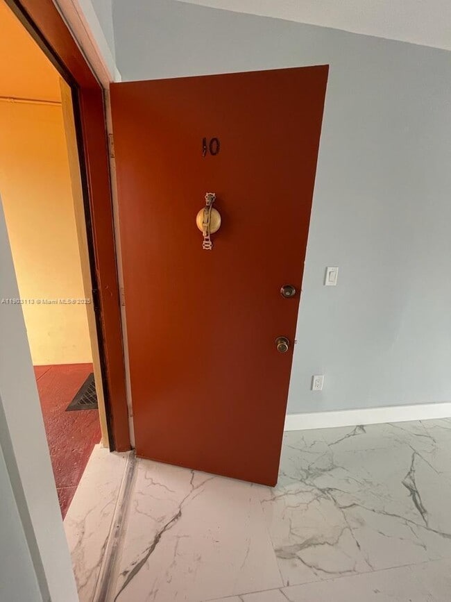 Foto del edificio - 47 NW 47th Ave