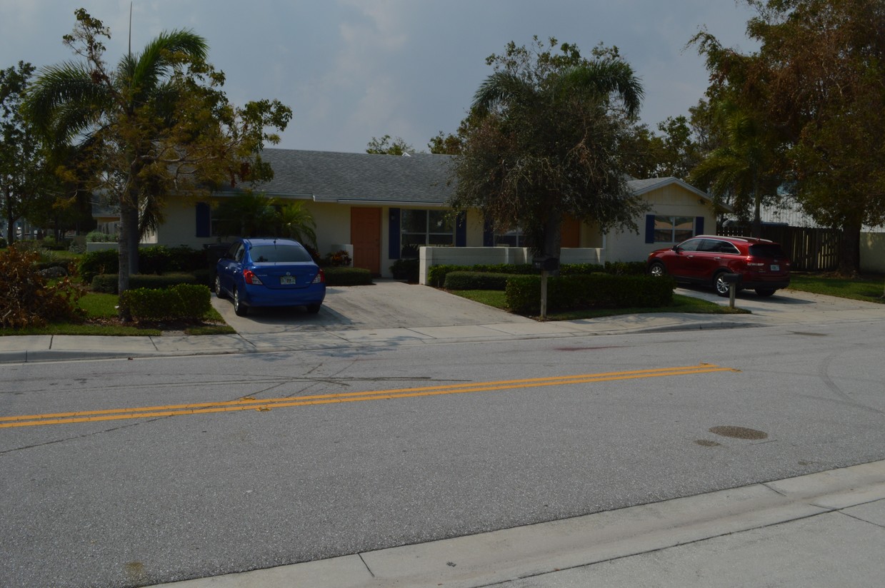 Primary Photo - FourPlex Apartment Building