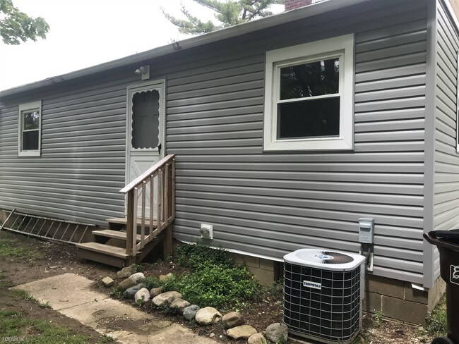 Building Photo - 2 br, 1 bath House - 407 Richard St