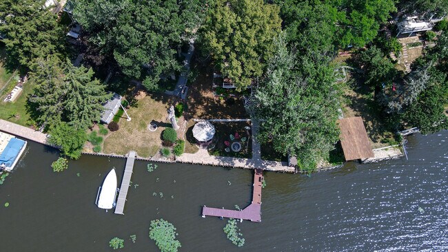 Building Photo - 174 Riverside Island Dr
