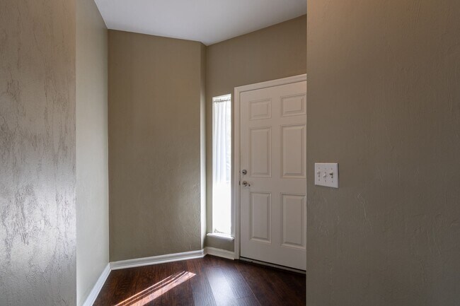 Building Photo - 12806 NW 11th PL (Villas of West End)