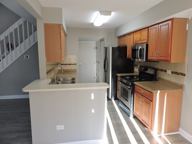 Foto del edificio - 1246 N Knollwood Dr