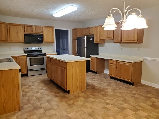 Building Photo - 7045 Bucktail Rd