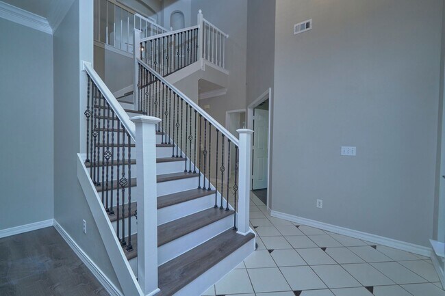 Foto del edificio - Mission Ridge beauty-4 bedroom 3 1/2 bath-...
