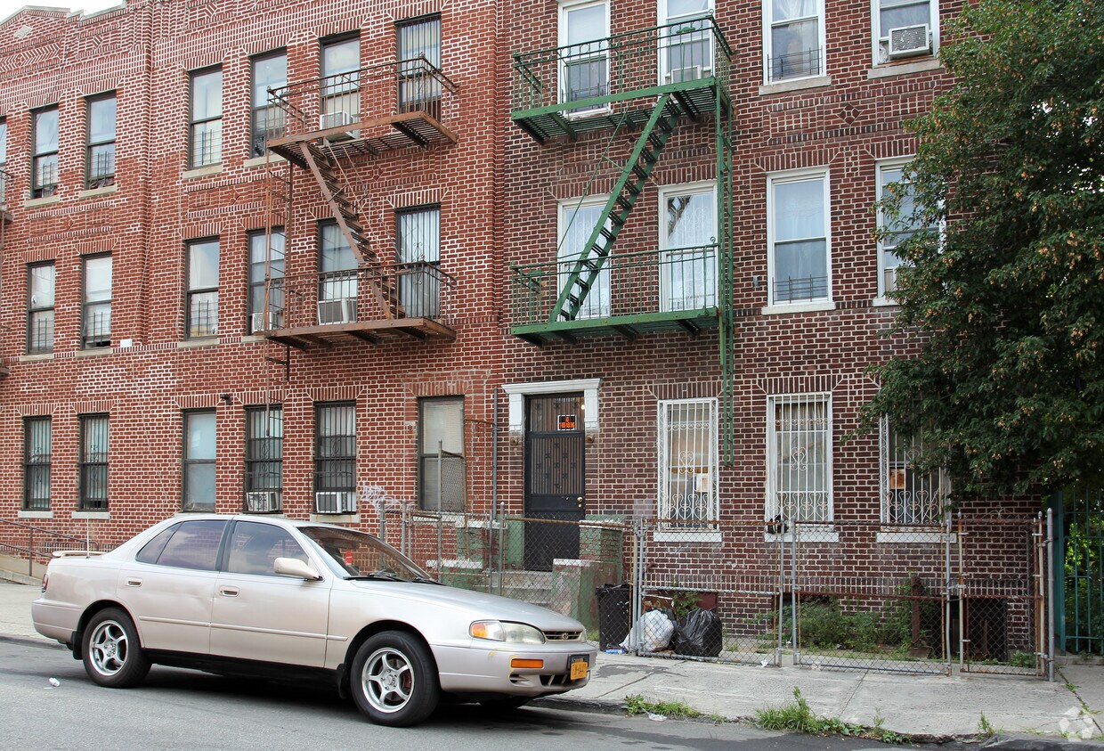 Building Photo - 2037 Union St