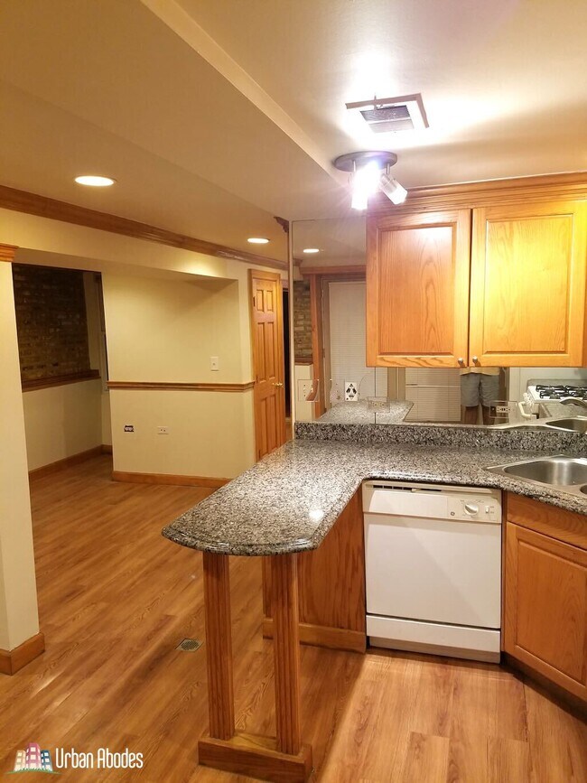 Foto del edificio - 3044 W North Ave