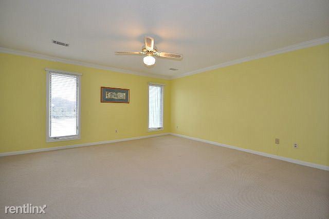 Building Photo - 3 br, 3.5 bath Townhome - 110 Riverbend Dr