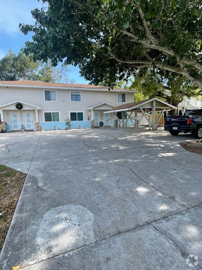 Building Photo - 16160 Dublin Cir