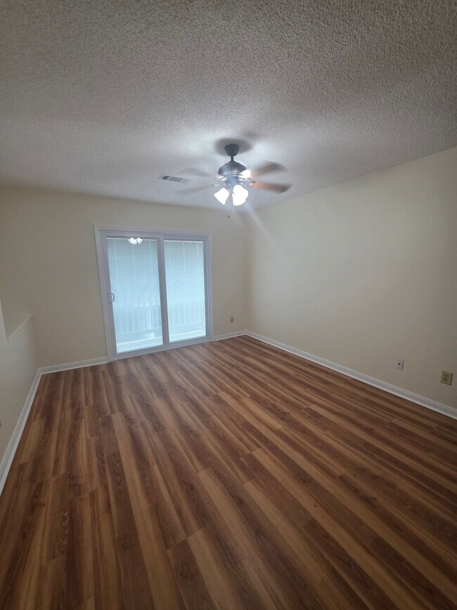 Building Photo - 4780 Pontchartrain Dr