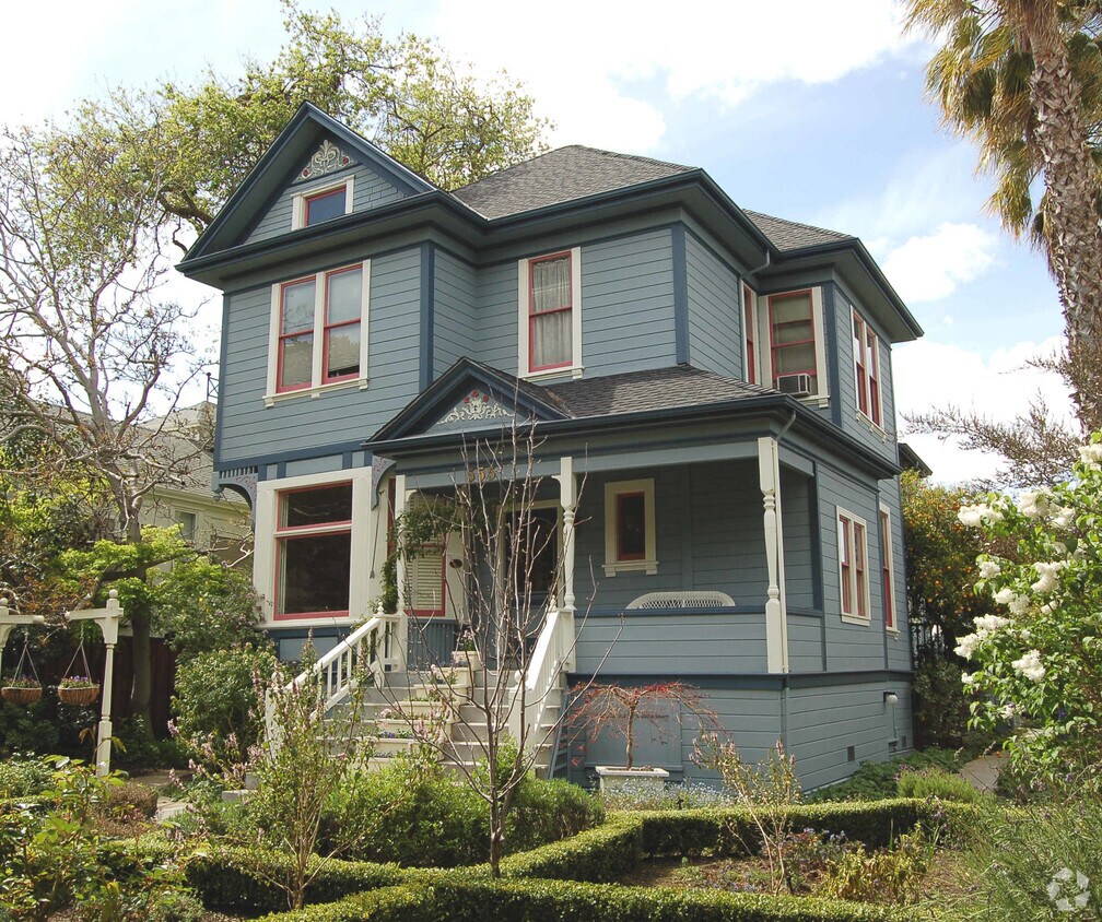 Building Photo - 555 Lytton Ave