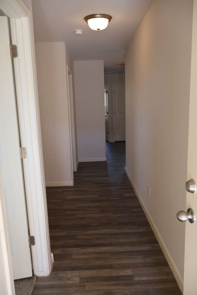 Building Photo - 3 Bed 2 bath home!