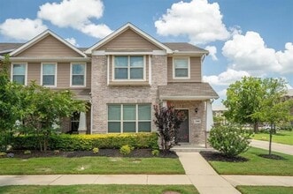 Building Photo - 3300 Becker Dr