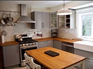 Building Photo - 325 E Wolfe St