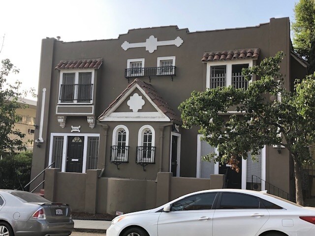 Foto del edificio - 3010 James M Wood Blvd
