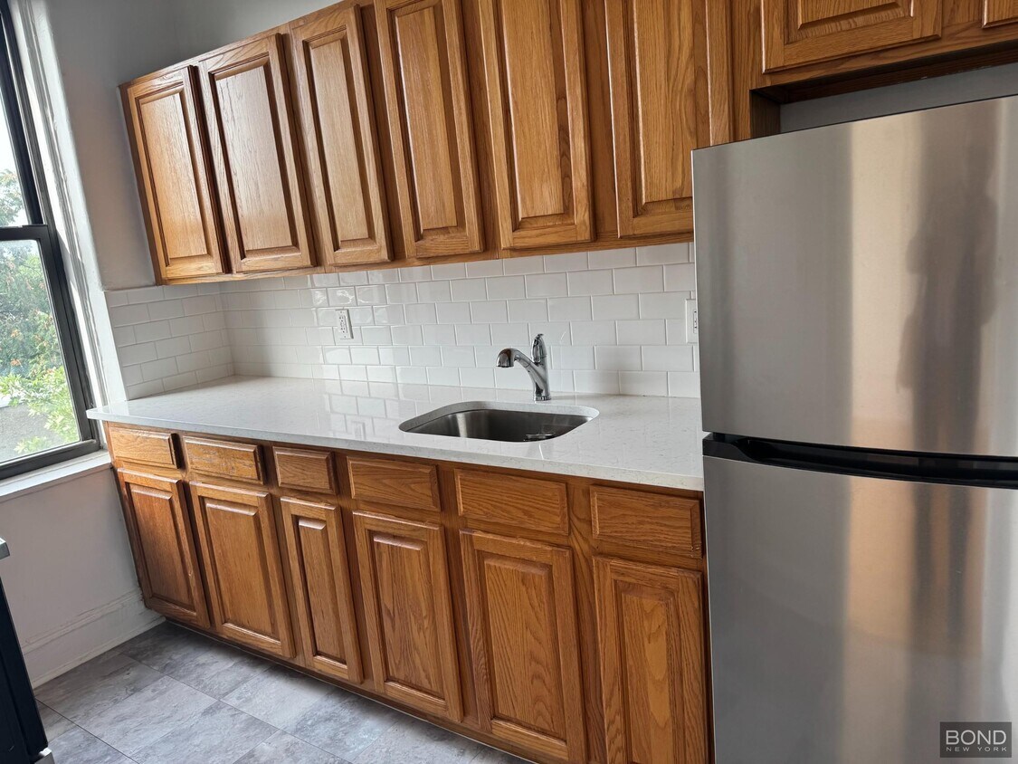 Foto principal - 31-14 35th St
