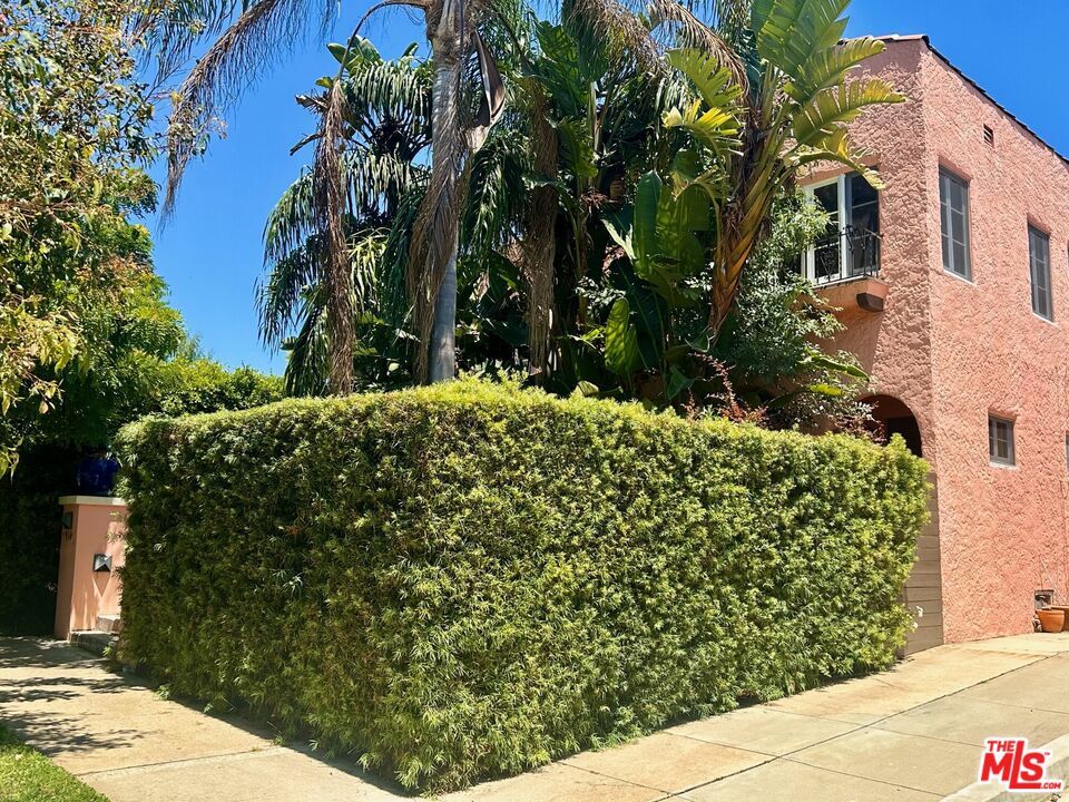 Primary Photo - 930 N Harper Ave