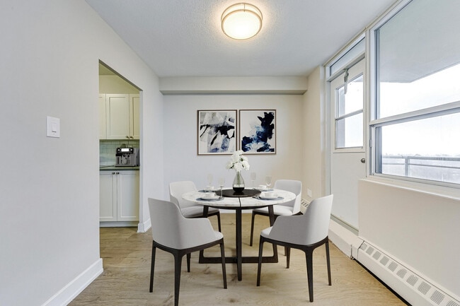 Photo du bâtiment - Surrey Lane Apartments