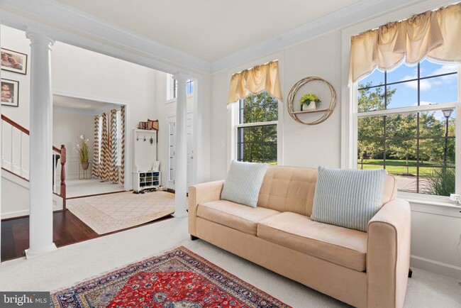 Building Photo - 308 Radiant Ct