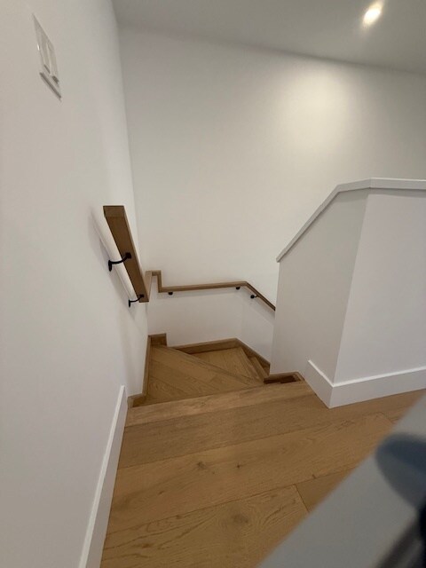 Building Photo - Gorgeous South London Town Home * 3+Den* G...