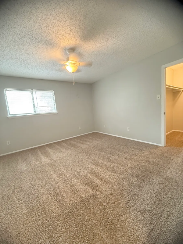 Building Photo - 301 Villa Oaks Cir