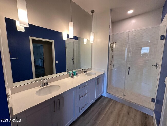 Building Photo - 7300 E Earll Dr