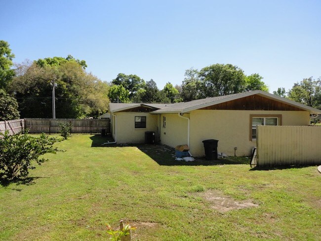 Foto del edificio - Large 4 bedroom/3bath home