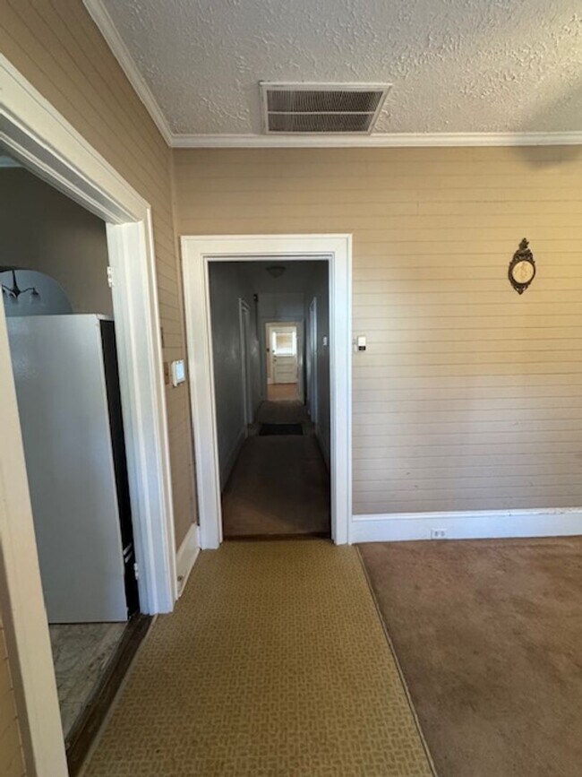 Foto del edificio - 911 E 4th St