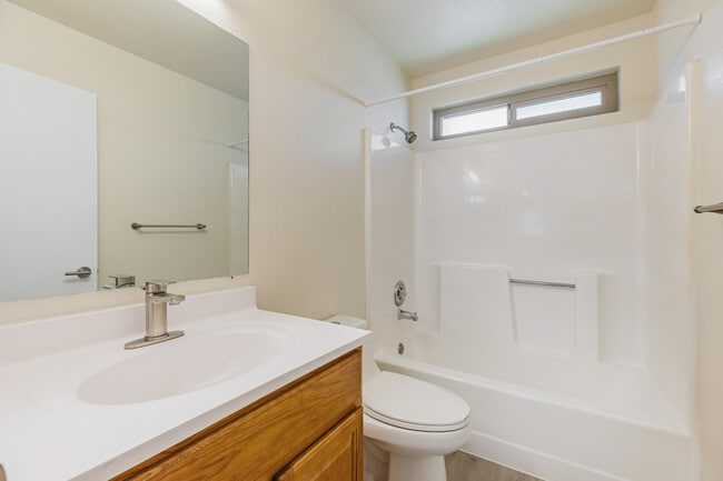 Baño remodelado - Sea Breeze Apartments for rent in Marina, CA