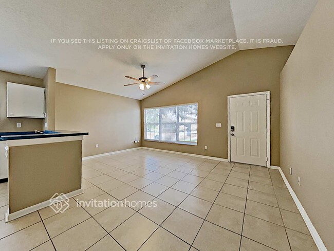 Building Photo - 341 Rollins Dr