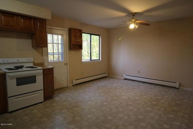 Building Photo - 2 bedroom in Newfoundland PA 18445
