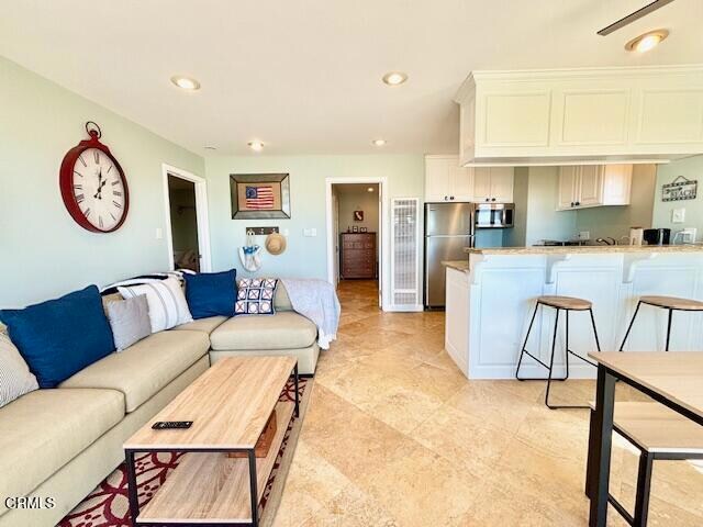 Building Photo - 3633 Ocean Dr