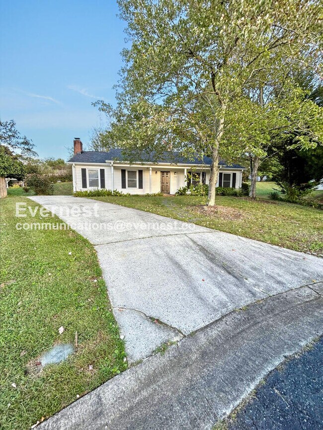 Foto del edificio - Limited Time Special Offer / 3 Bed/2 Bath Home with Off-Street Parking / Pet-Friendly / Available...