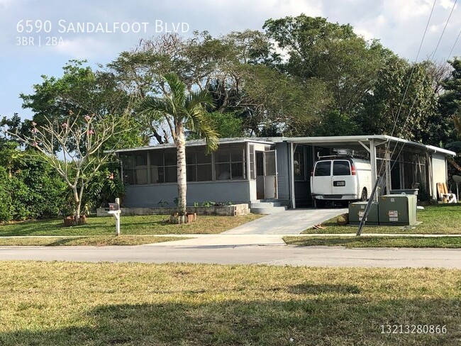 Foto del edificio - Large 3/2 Mobile Home with double drive wa...