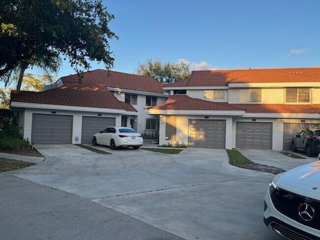 Foto del edificio - 992 NW 93rd Ave