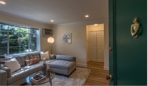 Building Photo - 27 Walker St