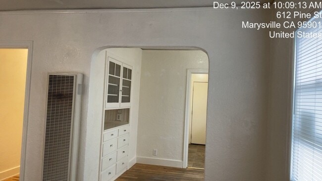 Building Photo - 1032