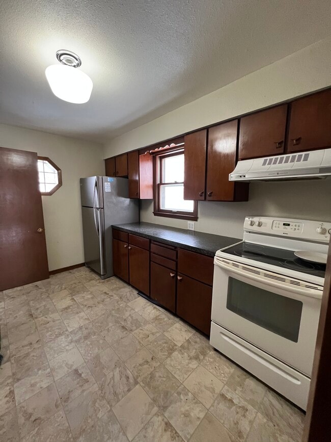 Kitchen - 468 1st Ave NE