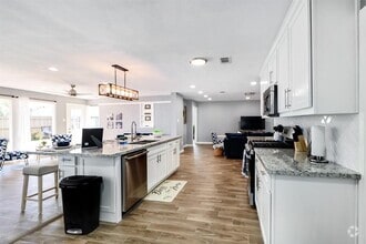 Building Photo - 4722 Northrup Dr