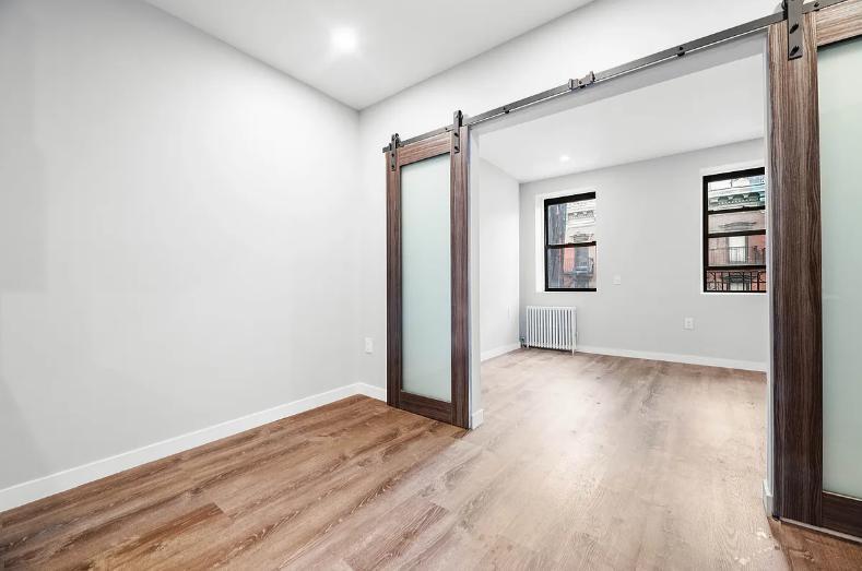 Building Photo - 437 W 46th St