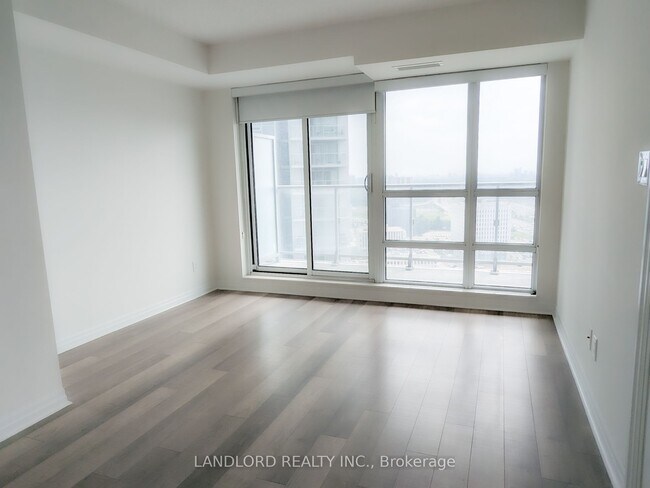 Building Photo - 2015 Sheppard Ave E