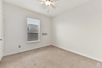 Building Photo - 225 Shirley Dr