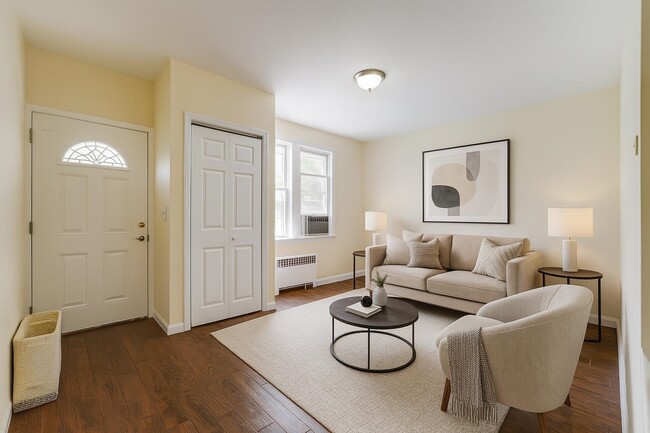 Building Photo - 4 Rademan Pl