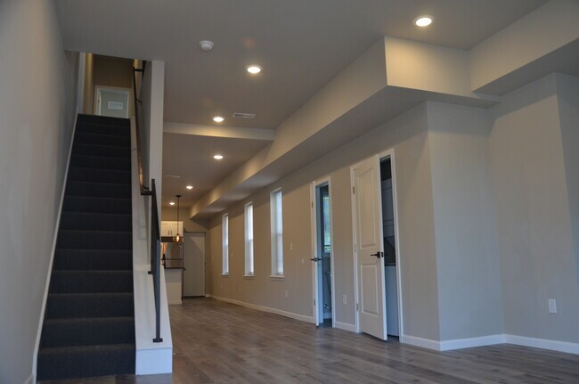 Building Photo - 1624 N 27th St