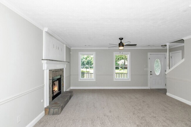 Building Photo - Stunning 4-bedroom, 2.5-bathroom home with a bonus room in Covington, GA!