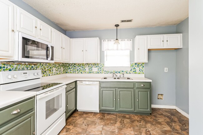 Building Photo - New Rental