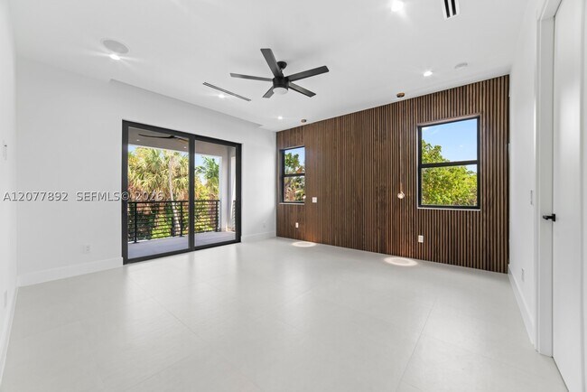 Foto del edificio - 1320 NE 16th Terrace